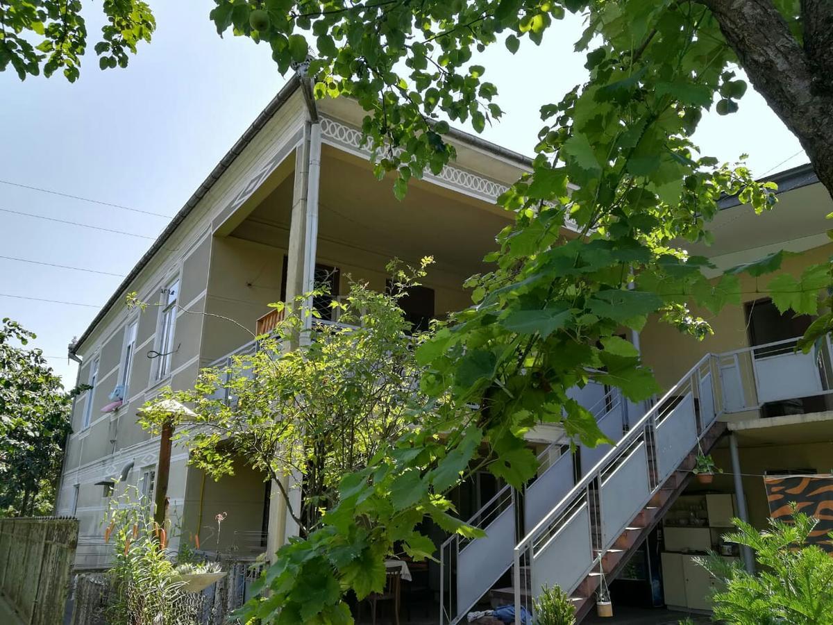 Guest House Of Givi Kobuleti Ngoại thất bức ảnh