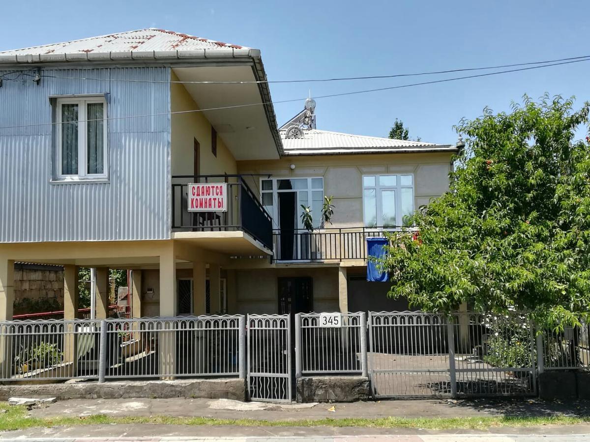 Guest House Of Givi Kobuleti Ngoại thất bức ảnh