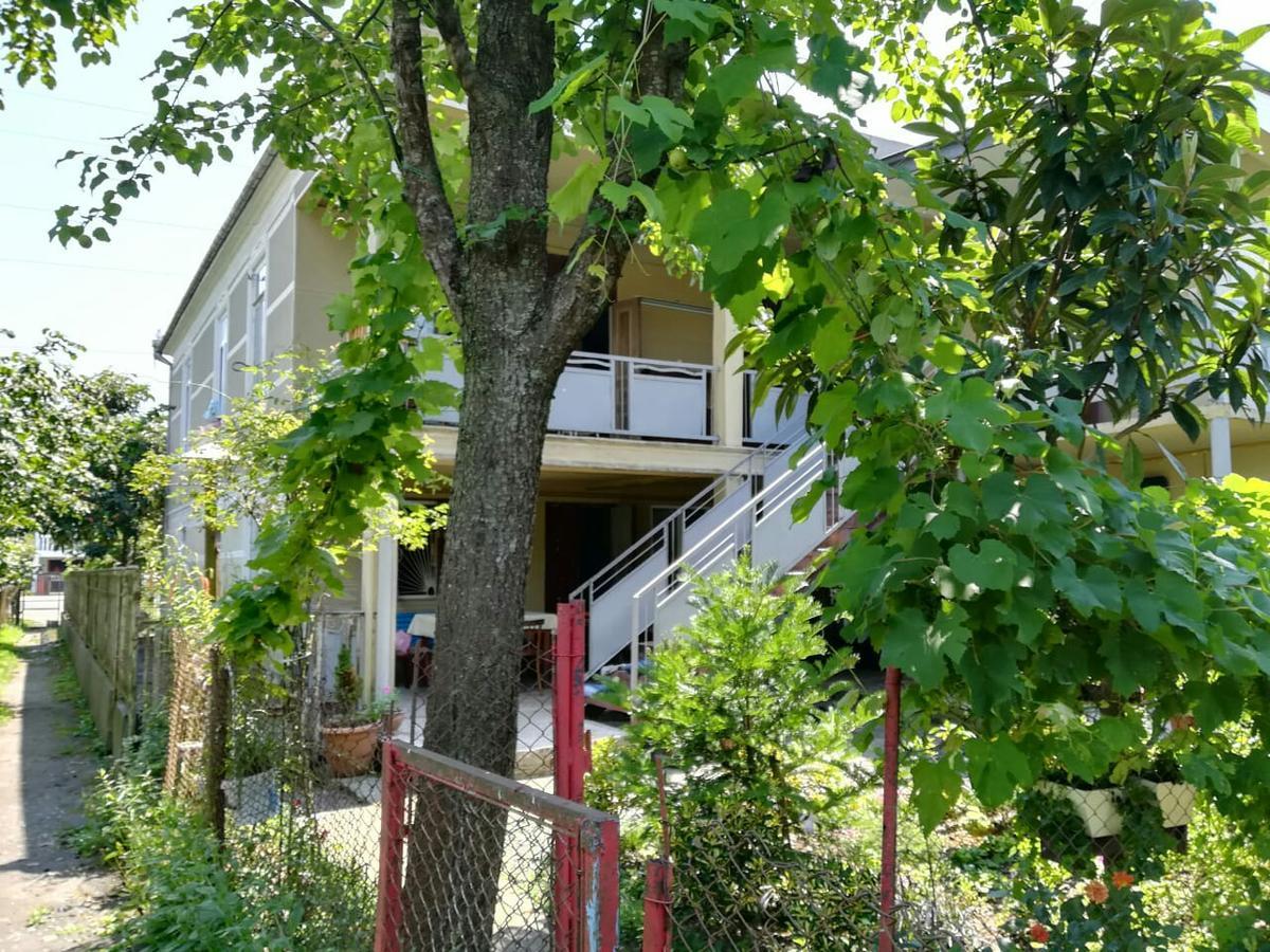 Guest House Of Givi Kobuleti Ngoại thất bức ảnh