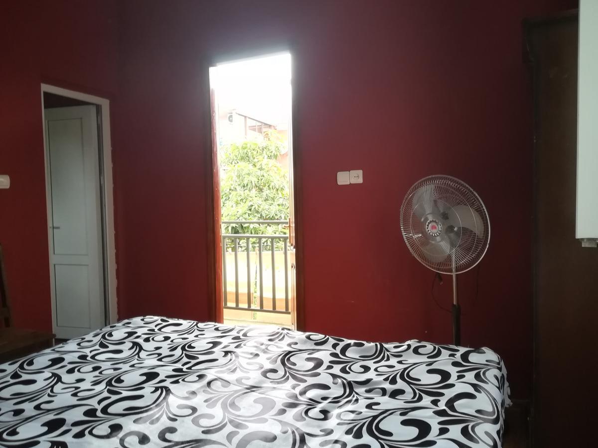 Guest House Of Givi Kobuleti Ngoại thất bức ảnh